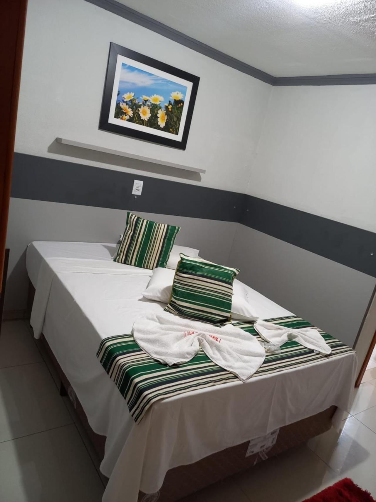 Turis Hotel Dourados Bagian luar foto