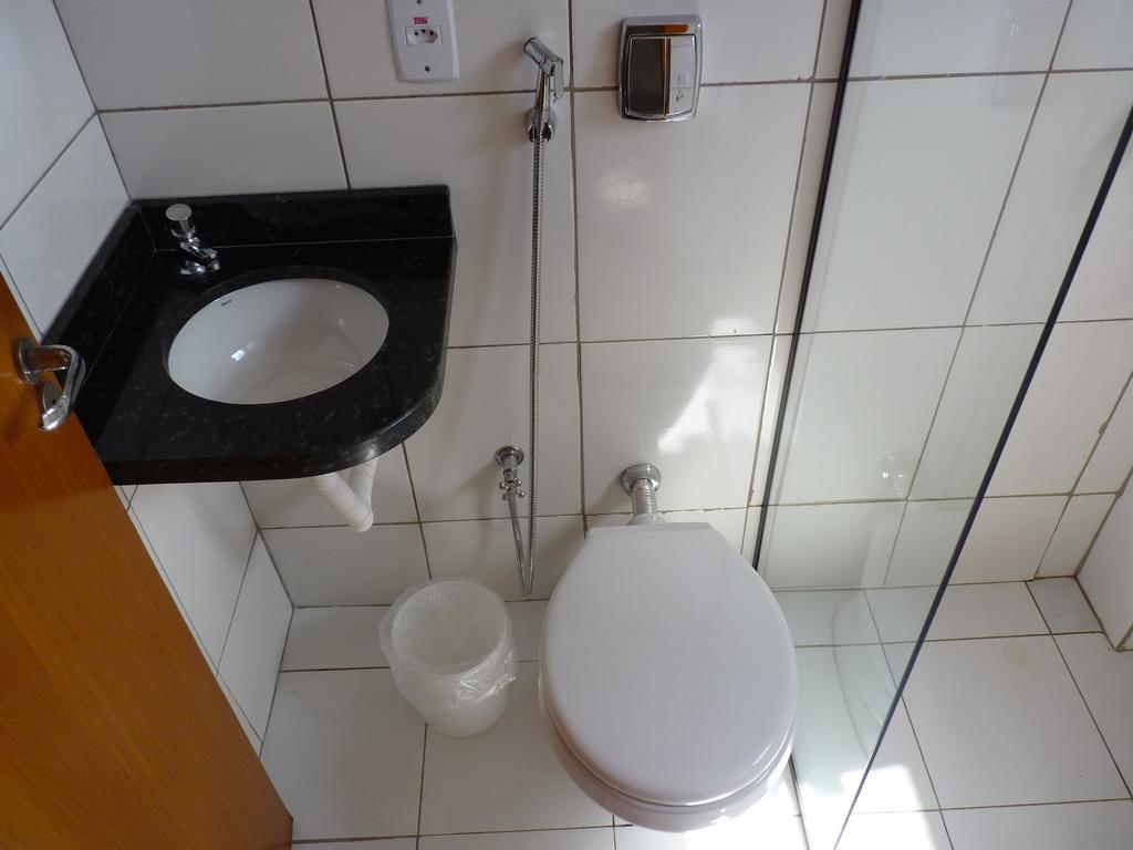 Turis Hotel Dourados Ruang foto